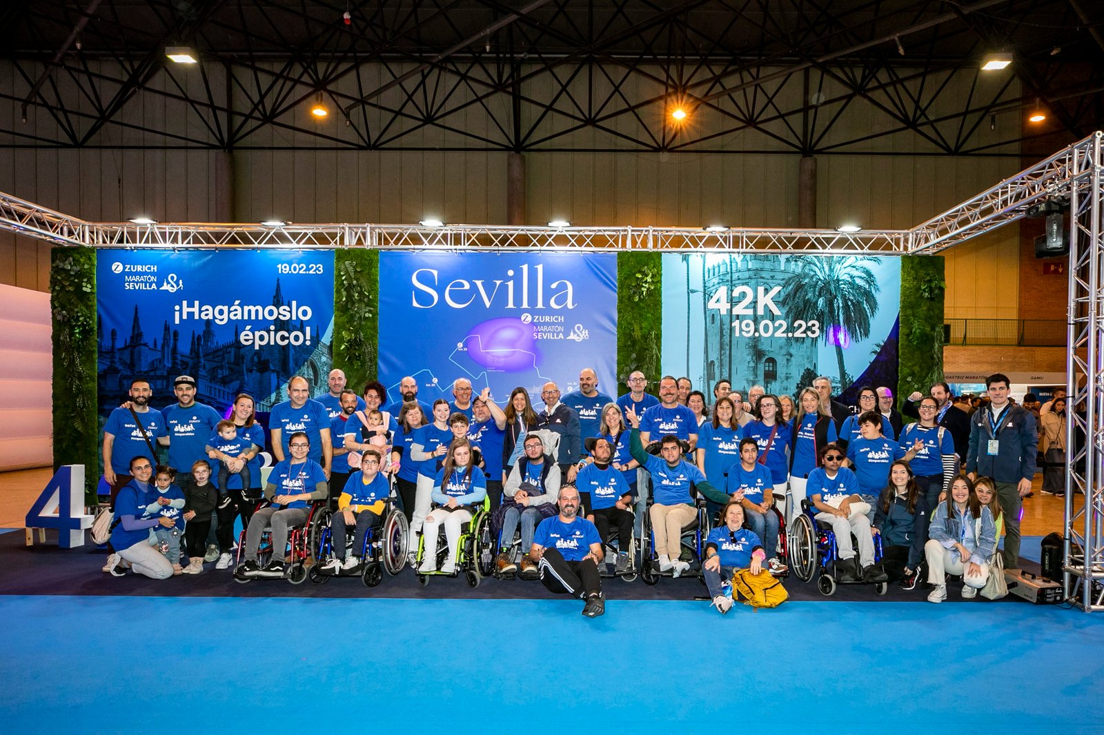 EQUIPO ZURICH AEFAT en Fibes Sevilla stand de Zurich Foto Xavier dArquer