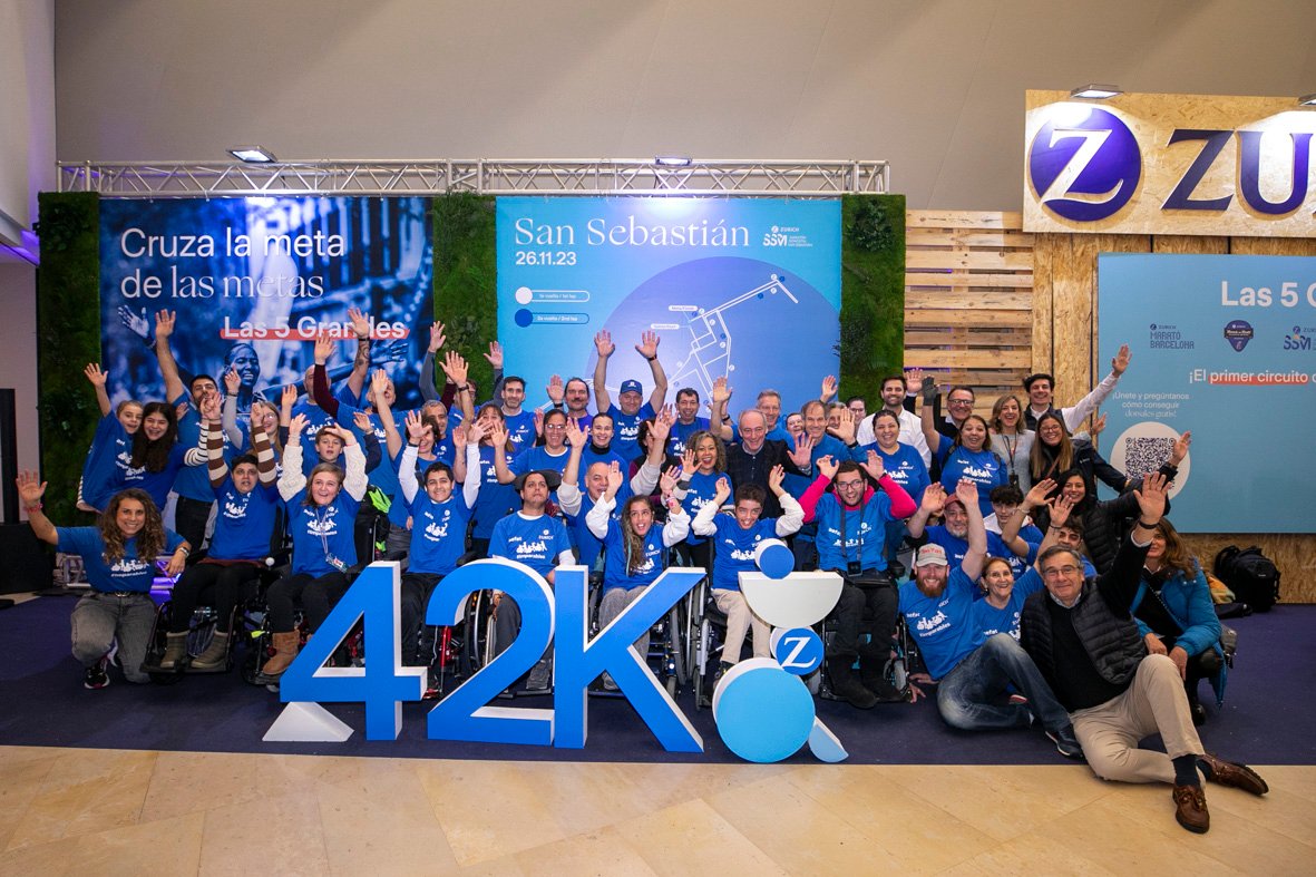 Equipo_Zurich_Aefat_en_feria_-_Maratón_San_Sebastián_2023_-_Foto_Xavier_dArquer.jpg
