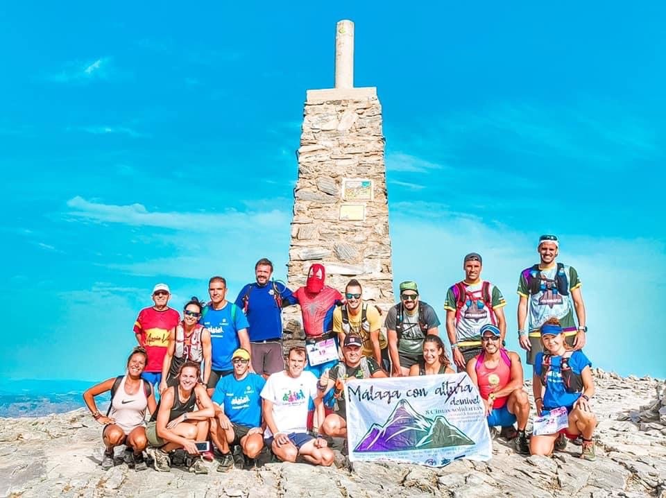 Reto 8 cimas Aefat Jennifer Malaga 2 equipo La Maroma